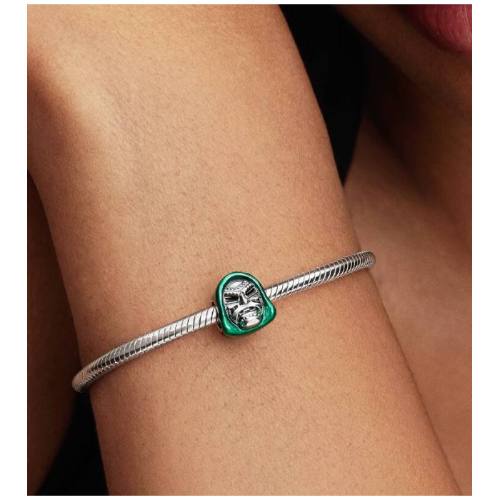 278882 01 Pandora Marvel Dr Doom 795023C01 Juwelier Clem Vercammen.jpg