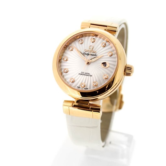 Geelgoud Omega Ladymatic Co-Axial 34mm 425.63.34.20.55.002 met parelmoer  wijzerplaat - outlet horloge