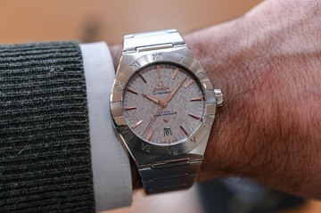 Omega introduceert de vijfde generatie Omega Constellation