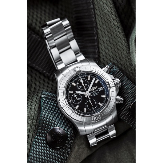 Horloge Breitling Avenger Chronograph 43 A13385101B1A1