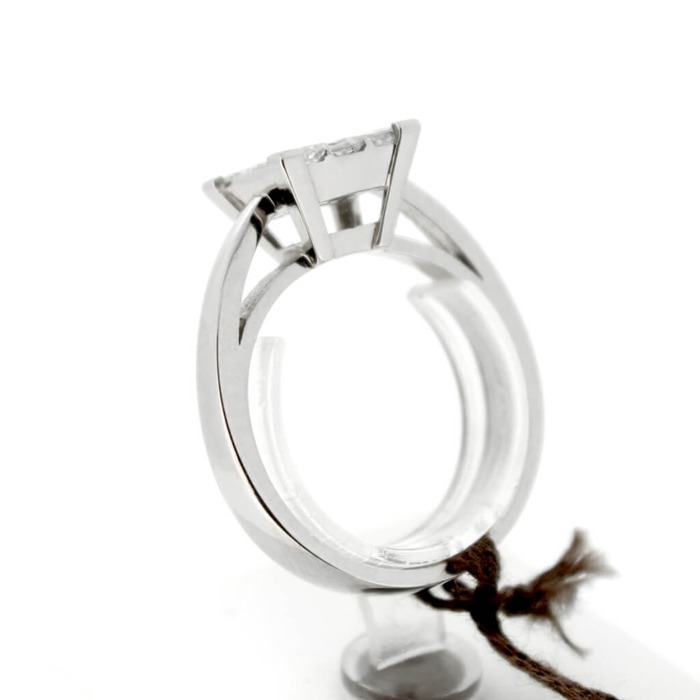 Hulchi_Belluni_Ring_91163SWW_18K_Witgoud_Princess_juwelier_Clem_Vercammen_4952_Outlet20_4.jpg