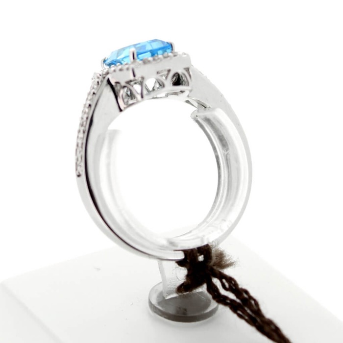 Hulchi_Belluni_Ring_63110WWSP_18K_Witgoud_Briljant_Swiss_Blue_Topaz_juwelier_Clem_Vercammen_2831_Outlet20_4.jpg