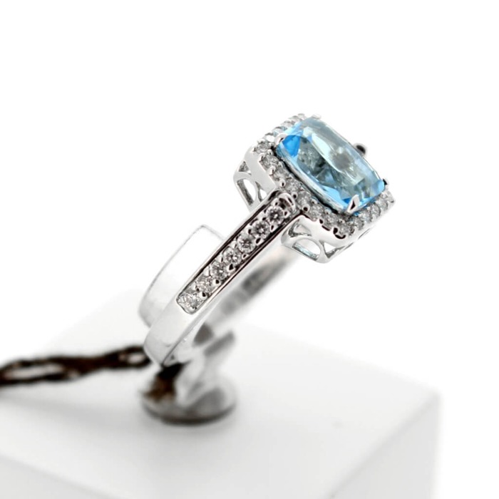 Hulchi_Belluni_Ring_63110WWSP_18K_Witgoud_Briljant_Swiss_Blue_Topaz_juwelier_Clem_Vercammen_2831_Outlet20_6.jpg