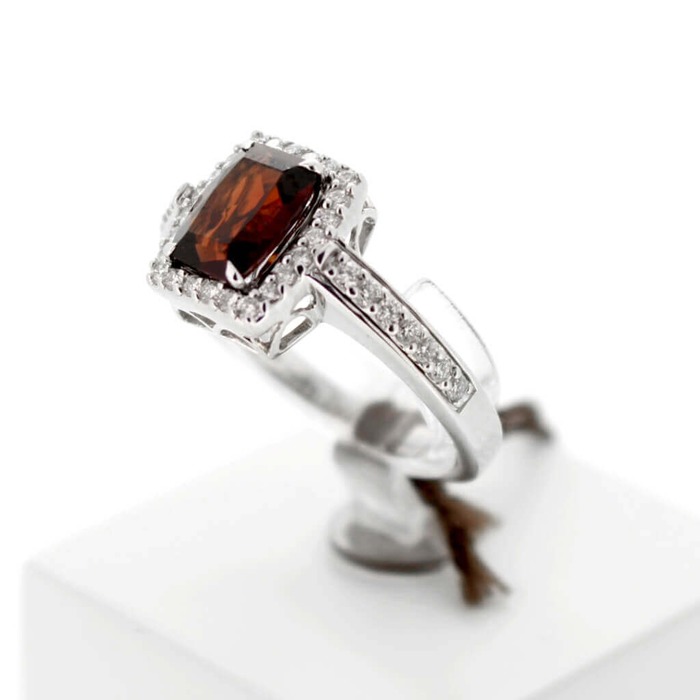 Hulchi_Belluni_Ring_63110WWSP_18K_Witgoud_Briljant_Granaat_juwelier_Clem_Vercammen_2831_Outlet20_3.jpg