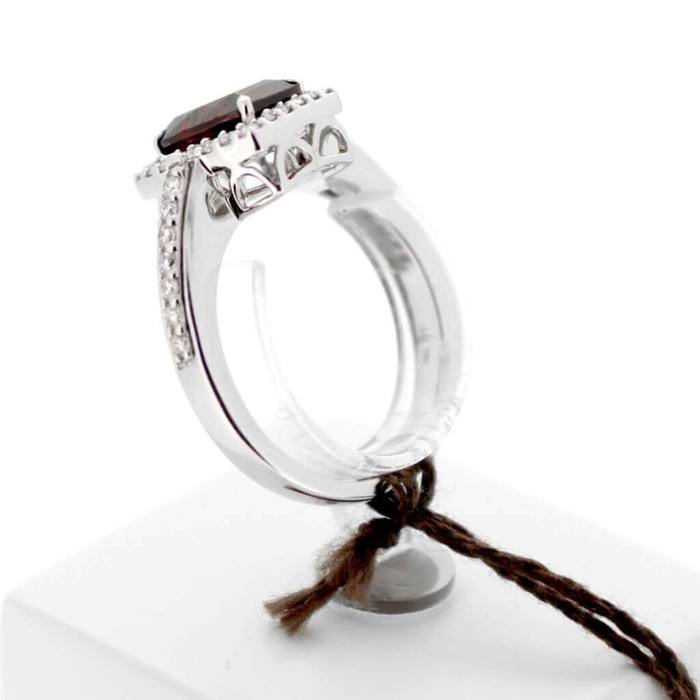 Hulchi_Belluni_Ring_63110WWSP_18K_Witgoud_Briljant_Granaat_juwelier_Clem_Vercammen_2831_Outlet20_4.jpg
