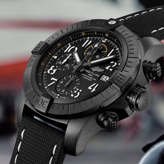 Horloge BREITLING AVENGER CHRONOGRAPH 45 NIGHT MISSION 2019 BLACK MILITARY V13317101B1X1