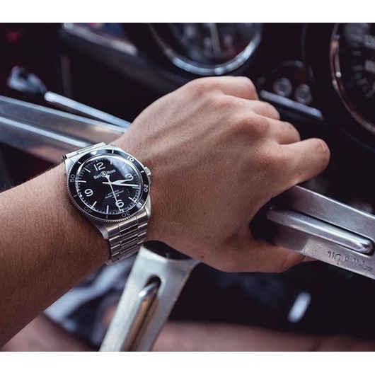 Horloge Bell & Ross BR V2-92 Black Steel BRV292-BL-ST/SCA