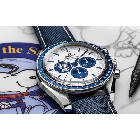 Horloge Omega Speedmaster “Silver Snoopy Award” 310.32.42.50.02.001 MOONWATCH ANNIVERSARY SERIES