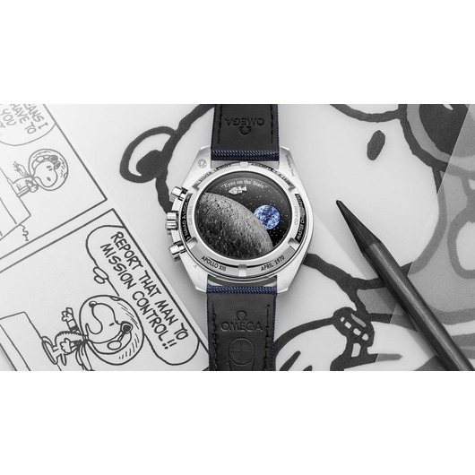 Horloge Omega Speedmaster “Silver Snoopy Award” 310.32.42.50.02.001 MOONWATCH ANNIVERSARY SERIES