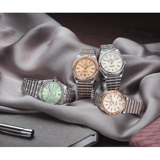 Horloge Breitling Chronomat 32 Quartz Silver with diamonds Steel Gold 18K U77310591A1U1