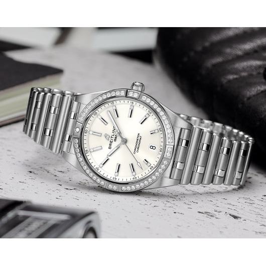 Horloge Breitling Chronomat 32 Quartz Silver with diamonds A77310591A1A1
