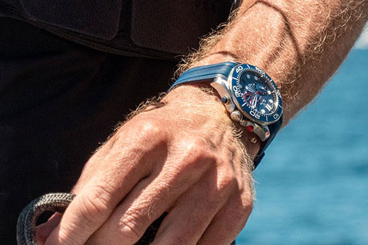 OMEGA introduceert nieuwe Seamaster Diver 300M 'America's Cup' Chronograaf OMEGA introduceert nieuwe Seamaster Diver 300M 'America's Cup' Chronograaf