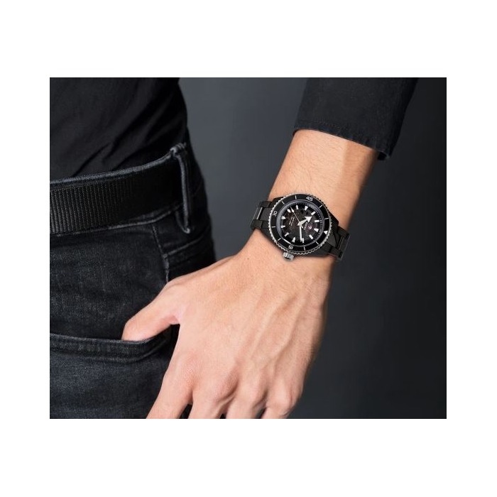 245097_01_Rado_Captain_Cook_High-Tech_Ceramic_R32127152_Juwelier_Clem_Vercammen-4.jpg