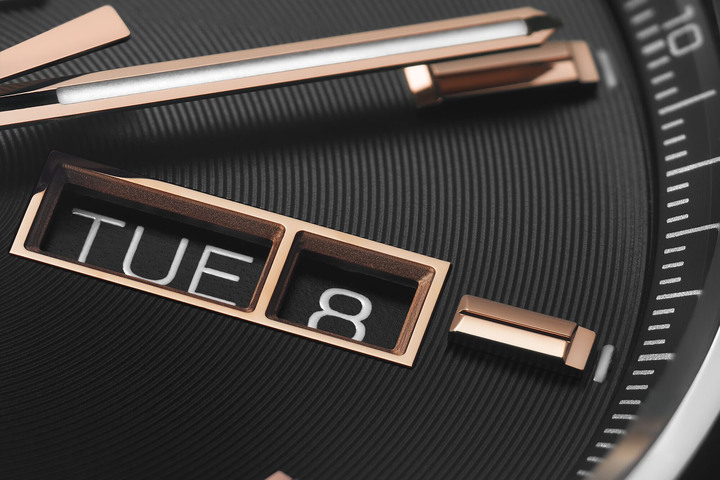 Nieuwe TAG Heuer 3 aiguilles Nieuwe TAG Heuer 3 aiguilles