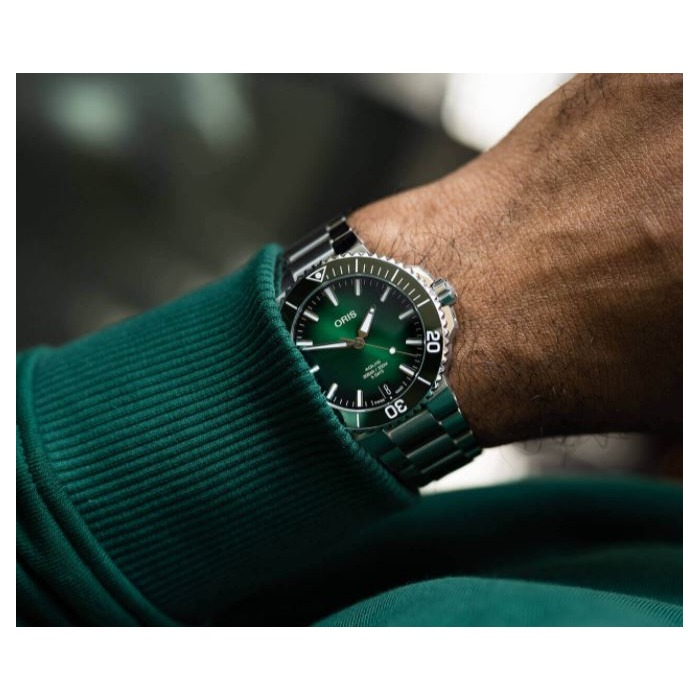 248201_01_Oris_Aquis_Date_Calibre_400_green_0140077694157-0782209PEB_Juwelier_Clem_Vercammen-2.jpg