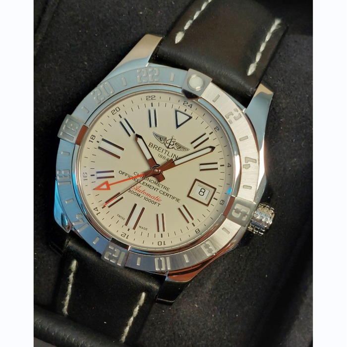 Breitling_Avenger_GMT_Tweedehands_CV-549_Juwelier_Clem_Vercammen-17.jpg