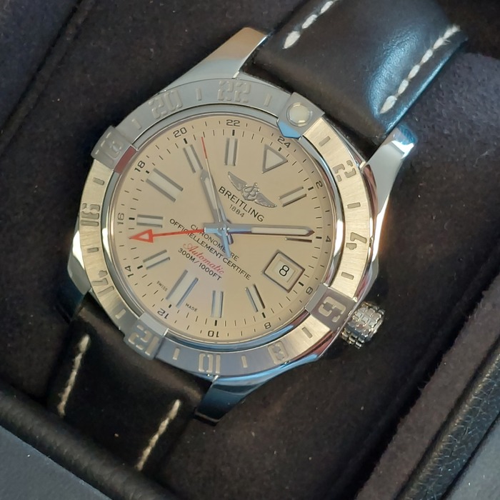 Breitling_Avenger_GMT_Tweedehands_CV-549_Juwelier_Clem_Vercammen-18.jpg