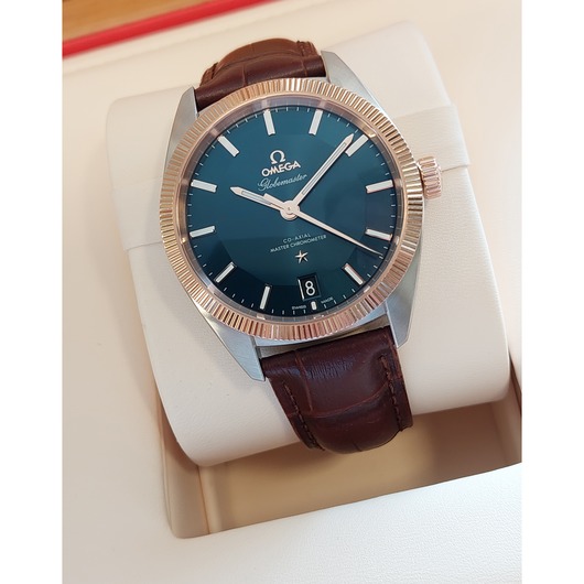 Horloge Omega Constellation Globemaster 130.23.39.21.03.001 'CV-551-TWDH' 