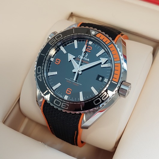 Horloge Omega Seamaster Planet Ocean 215.32.44.21.01.001 'CV-550-TWDH' 