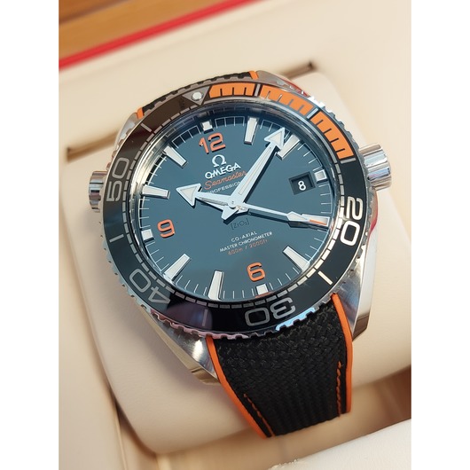 Horloge Omega Seamaster Planet Ocean 215.32.44.21.01.001 'CV-550-TWDH' 