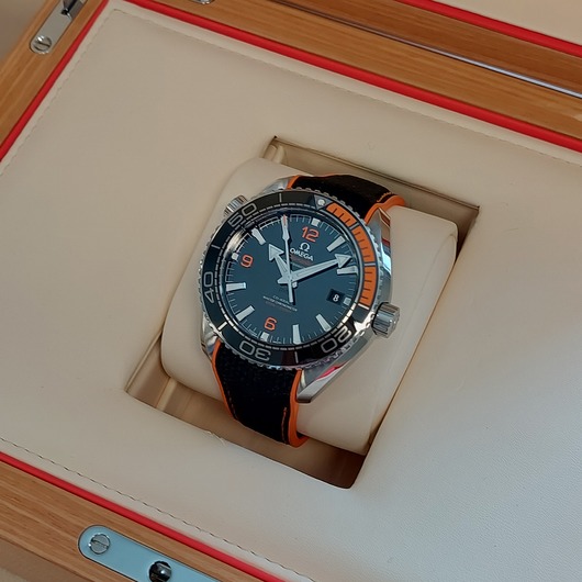 Horloge Omega Seamaster Planet Ocean 215.32.44.21.01.001 'CV-550-TWDH' 