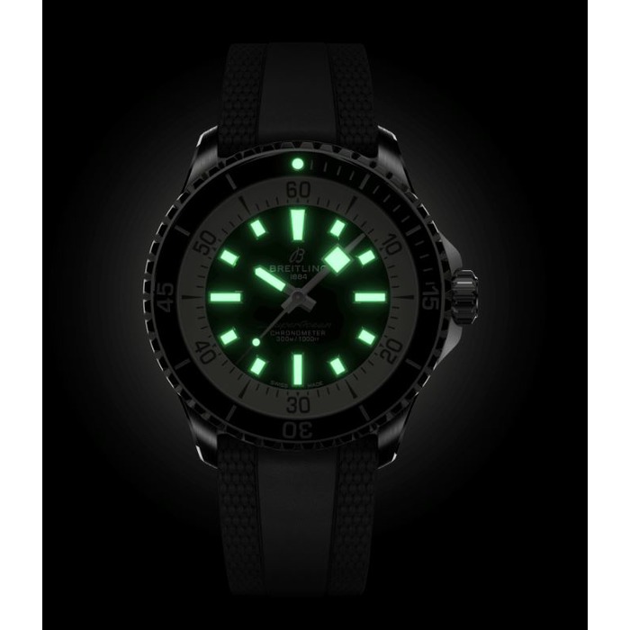 252531_01_Breitling_Superocean_Automatic_42_Rubber_Black_A17375211B1S1_Juwelier_Clem_Vercammen-4.jpg