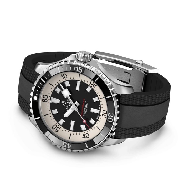 252537_01_Breitling_Superocean_Automatic_44_Rubber_Black_A17376211B1S1_Juwelier_Clem_Vercammen-3.jpg