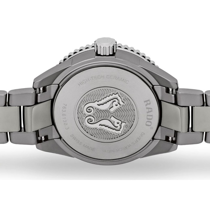 252682_01_Rado_Captain_Cook_High-Tech_Ceramic_Diver_R32144202_Juwelier_Clem_Vercammen-2.jpg