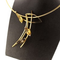 Juweel Collier geelgoud 18 karaat kleursteen 'CV-1457-TWDH' Juweel Collier geelgoud 18 karaat kleursteen 'CV-1457-TWDH'