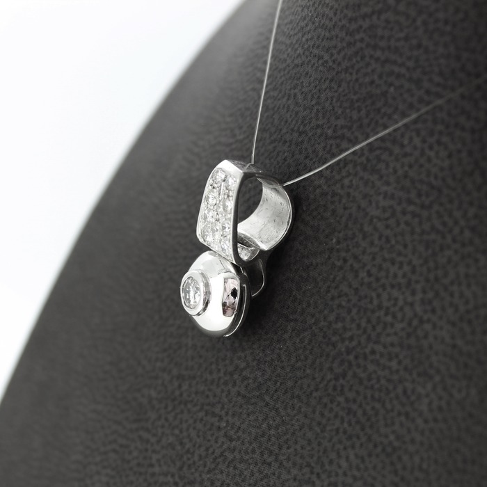 Hanger_witgoud_18karaat_briljanten_CV-1116_Juwelier_Clem_Vercammen-4.jpg