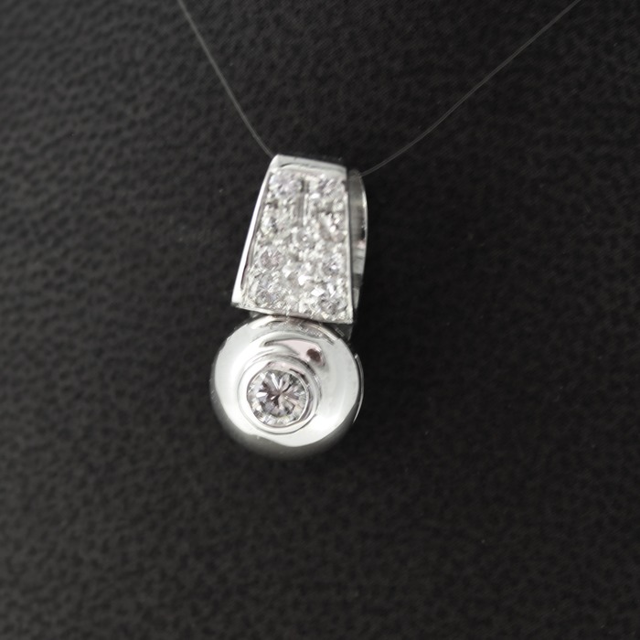 Hanger_witgoud_18karaat_briljanten_CV-1116_Juwelier_Clem_Vercammen-3.jpg