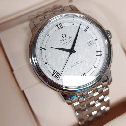 Horloge OMEGA DE VILLE PRESTIGE CO-AXIAL 39.5 MM 424.10.40.20.02.005