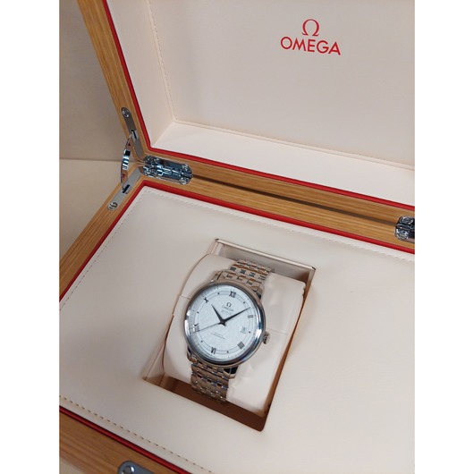 Horloge OMEGA DE VILLE PRESTIGE CO-AXIAL 39.5 MM 424.10.40.20.02.005