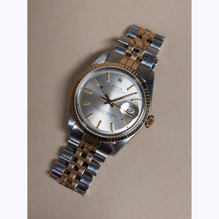 Deze tweedehands Rolex Datejust 1601 3 is online te koop en verkeert in een perfecte conditie