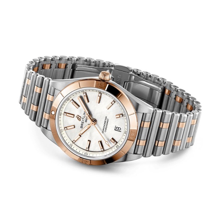 255188_01_Breitling_Chronomat_36_Automatic_Steel_Gold_MOP_U10380101A2U1_Juwelier_Clem_Vercammen-2.jpg