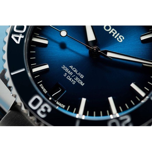 Horloge Oris Aquis date caliber 400 01400 7769 4135-07