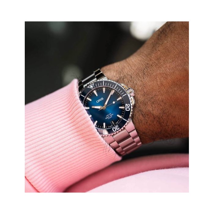 255256_01_Oris_Aquis_Date_Caliber_400_0140077694135-0782209PEB_Juwelier_Clem_Vercammen-3.jpg