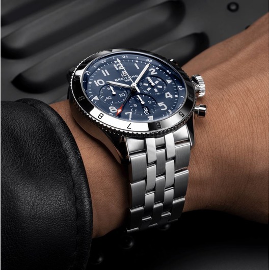 Horloge Breitling Super Avi B04 Chronograph GMT 46 Corsair AB04451A1C1A1