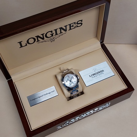 Horloge Longines Conquest L3.701.4.76.6 '68587-660-TWDH'