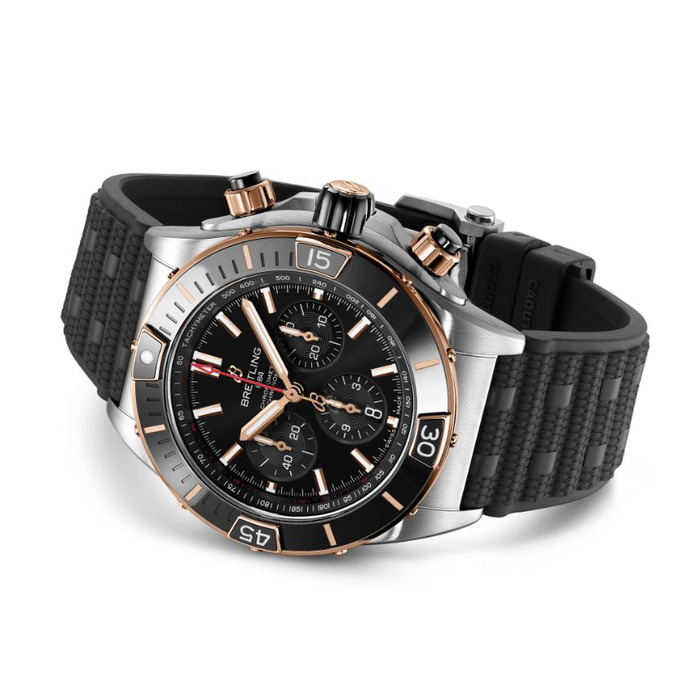 256082_01_Breitling_Super_Chronomat_Chrono_44_UB0136251B1S1_Juwelier_Clem_Vercammen-2.jpg