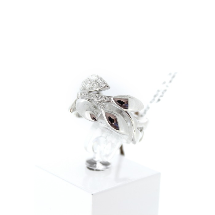 Hulchi_Belluni_ring_18karaat_witgoud_62161-WW_Outlet_2051_Juwelier_Clem_Vercammen-2.jpg