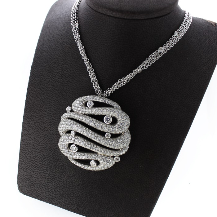 Hulchi_Belluni_collier_witgoud_18K_Briljant_Outlet_2025_Juwelier_Clem_Vercammen-2.jpg