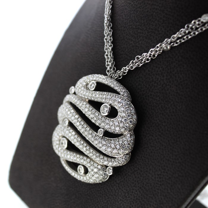Hulchi_Belluni_collier_witgoud_18K_Briljant_Outlet_2025_Juwelier_Clem_Vercammen-6.jpg