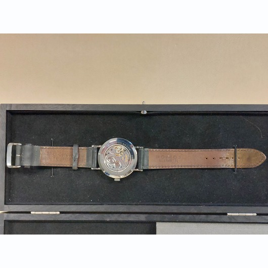 Horloge Nomos Tangente NO000054 3083 '70251-681-TWDH'