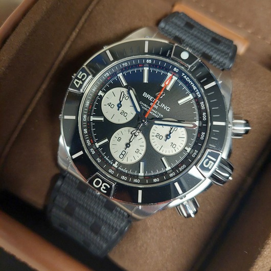 Horloge  Breitling Super Chronomat B01 44 AB0136251B1S1 '70162-679-TWDH'