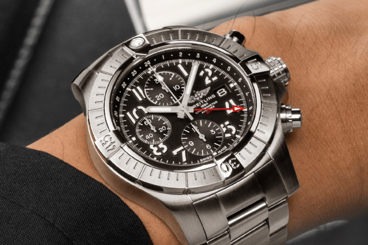 Breitling Avenger Chronograph GMT 45 Breitling Avenger Chronograph GMT 45