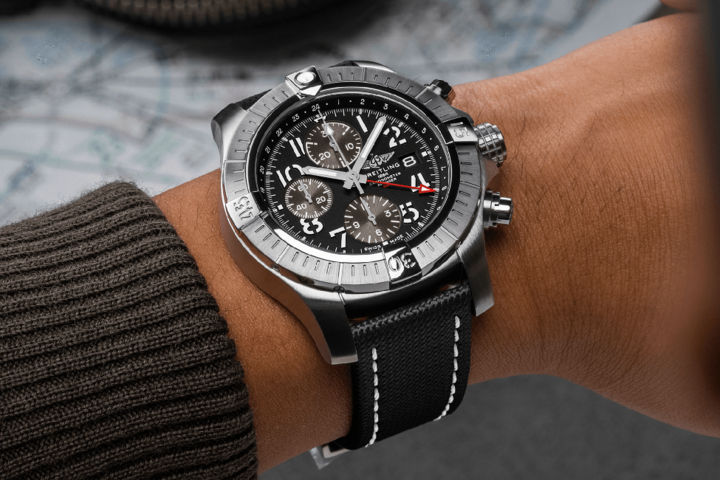 Breitling Avenger Chronograph GMT 45 Breitling Avenger Chronograph GMT 45