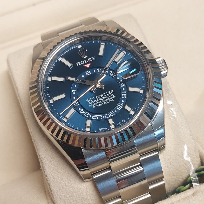 Rolex_Sky-Dweller_326934_tweedehands_70958-690_Juwelier_Clem_Vercammen-16.jpg