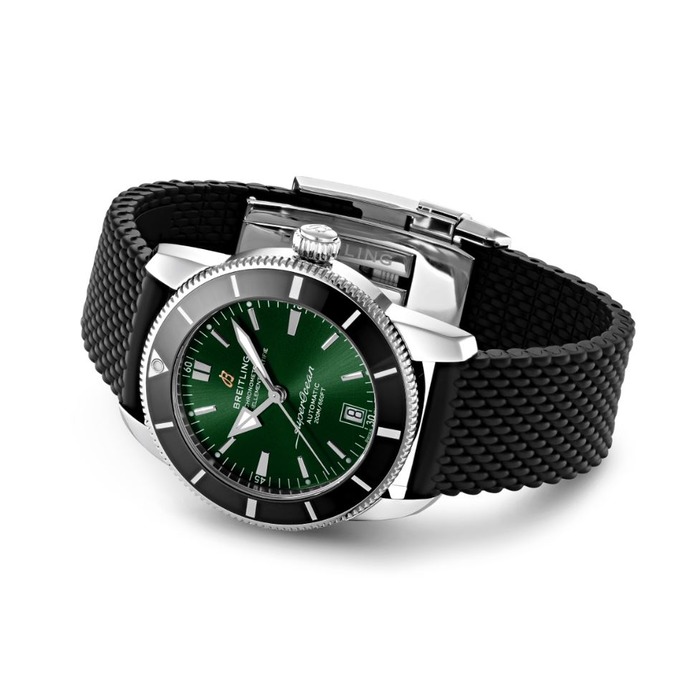 257787_01_Breitling_Superocean_Heritage_B20_Automatic_42_AB2010121L1S1_Juwelier_Clem_Vercammen-2.jpg