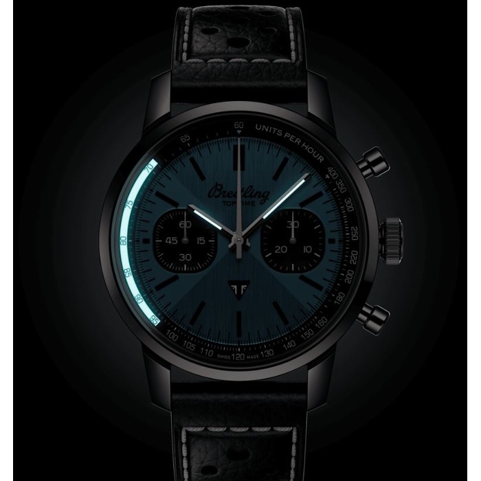 258654_01_Breitling_Top_Time_B01_41_Triumph_AB01764A1C1X1_Juwelier_Clem_Vercammen-4.jpg